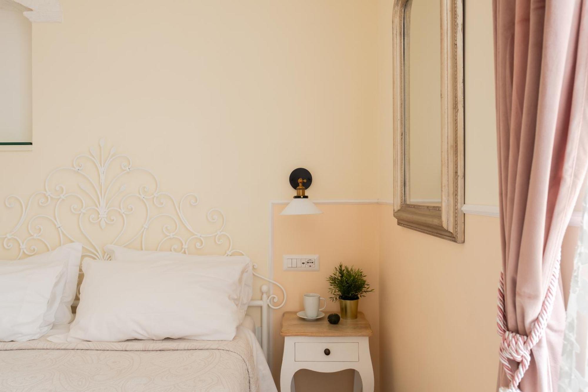 Dante's In Vaticano 2 Bed & Breakfast *