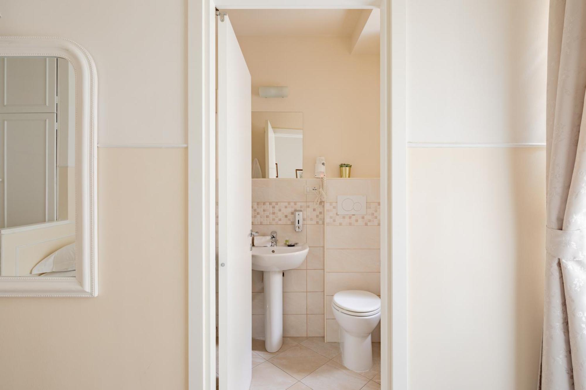 Dante's In Vaticano 2 Bed & Breakfast Rome